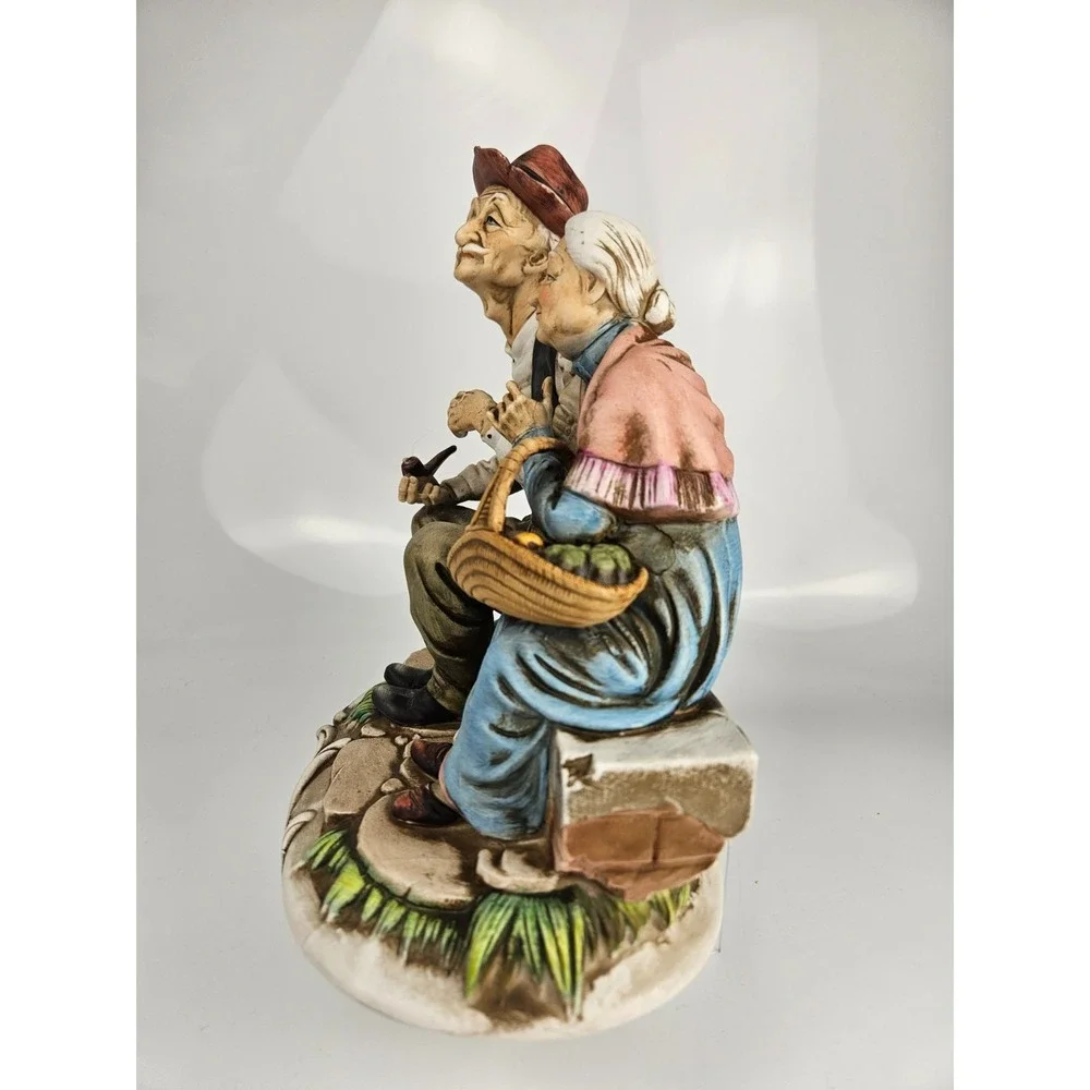 Vintage Couple Figurine Rustic Village‎ Bench Scene Cottage Decor